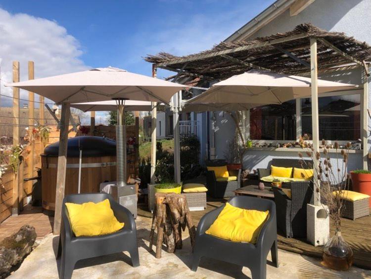 A La Marc'Quize Chambres D'Hotes, Petit Dejeuner Compris, Avec Piscine A Debordement En Exterieur, Bain Nordique A 38 Degres En Prestation Supplement Sur Reservation Horaire Anticipee 1 Place De Parking Gratuite Sur Place Mouxy Екстер'єр фото