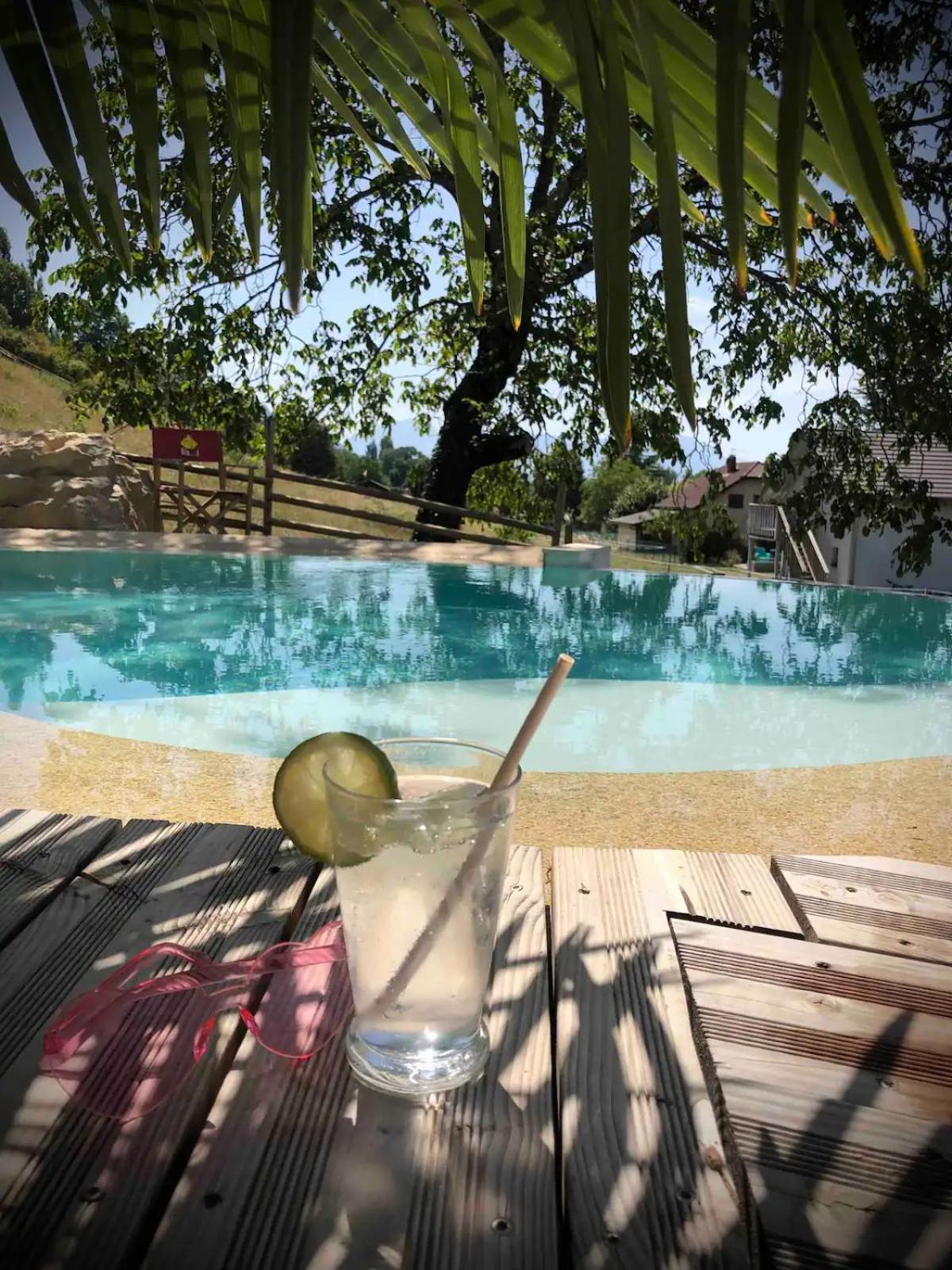 A La Marc'Quize Chambres D'Hotes, Petit Dejeuner Compris, Avec Piscine A Debordement En Exterieur, Bain Nordique A 38 Degres En Prestation Supplement Sur Reservation Horaire Anticipee 1 Place De Parking Gratuite Sur Place Mouxy Екстер'єр фото