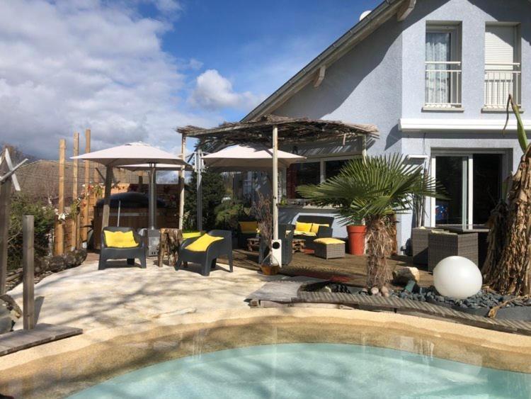 A La Marc'Quize Chambres D'Hotes, Petit Dejeuner Compris, Avec Piscine A Debordement En Exterieur, Bain Nordique A 38 Degres En Prestation Supplement Sur Reservation Horaire Anticipee 1 Place De Parking Gratuite Sur Place Mouxy Екстер'єр фото