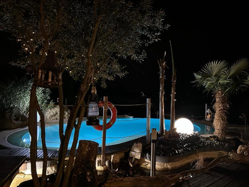 A La Marc'Quize Chambres D'Hotes, Petit Dejeuner Compris, Avec Piscine A Debordement En Exterieur, Bain Nordique A 38 Degres En Prestation Supplement Sur Reservation Horaire Anticipee 1 Place De Parking Gratuite Sur Place Mouxy Екстер'єр фото