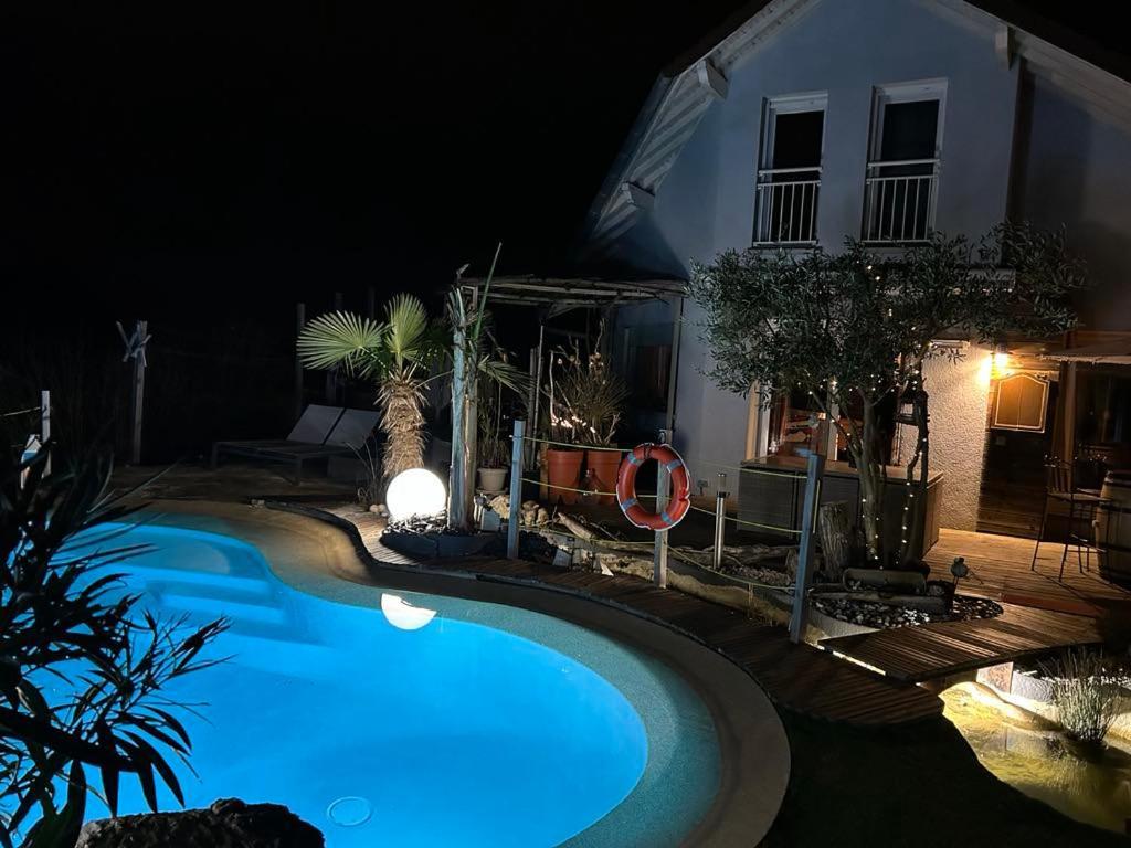 A La Marc'Quize Chambres D'Hotes, Petit Dejeuner Compris, Avec Piscine A Debordement En Exterieur, Bain Nordique A 38 Degres En Prestation Supplement Sur Reservation Horaire Anticipee 1 Place De Parking Gratuite Sur Place Mouxy Екстер'єр фото