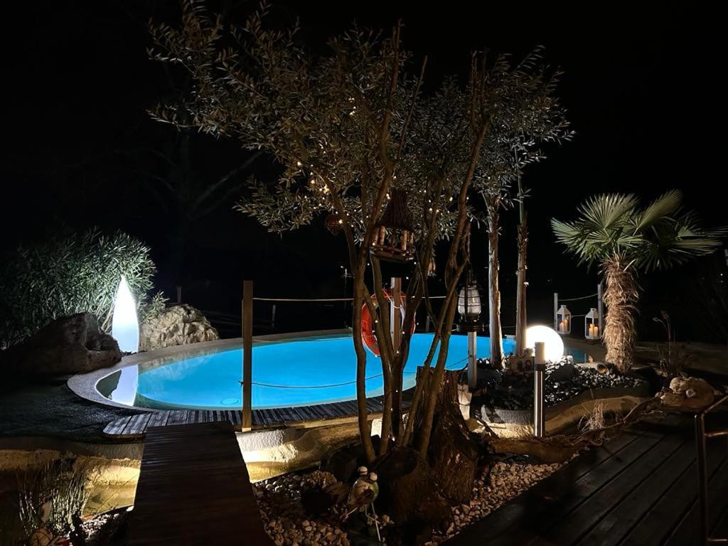 A La Marc'Quize Chambres D'Hotes, Petit Dejeuner Compris, Avec Piscine A Debordement En Exterieur, Bain Nordique A 38 Degres En Prestation Supplement Sur Reservation Horaire Anticipee 1 Place De Parking Gratuite Sur Place Mouxy Екстер'єр фото